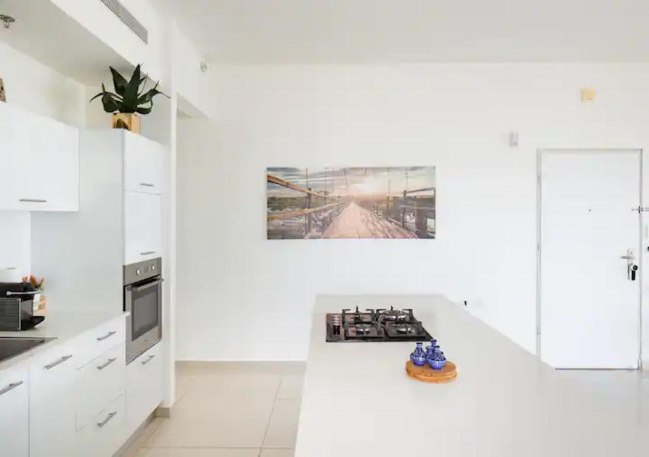 O&O Group- Special Apartment Sea View Luxury Tower Bat Yam Esterno foto