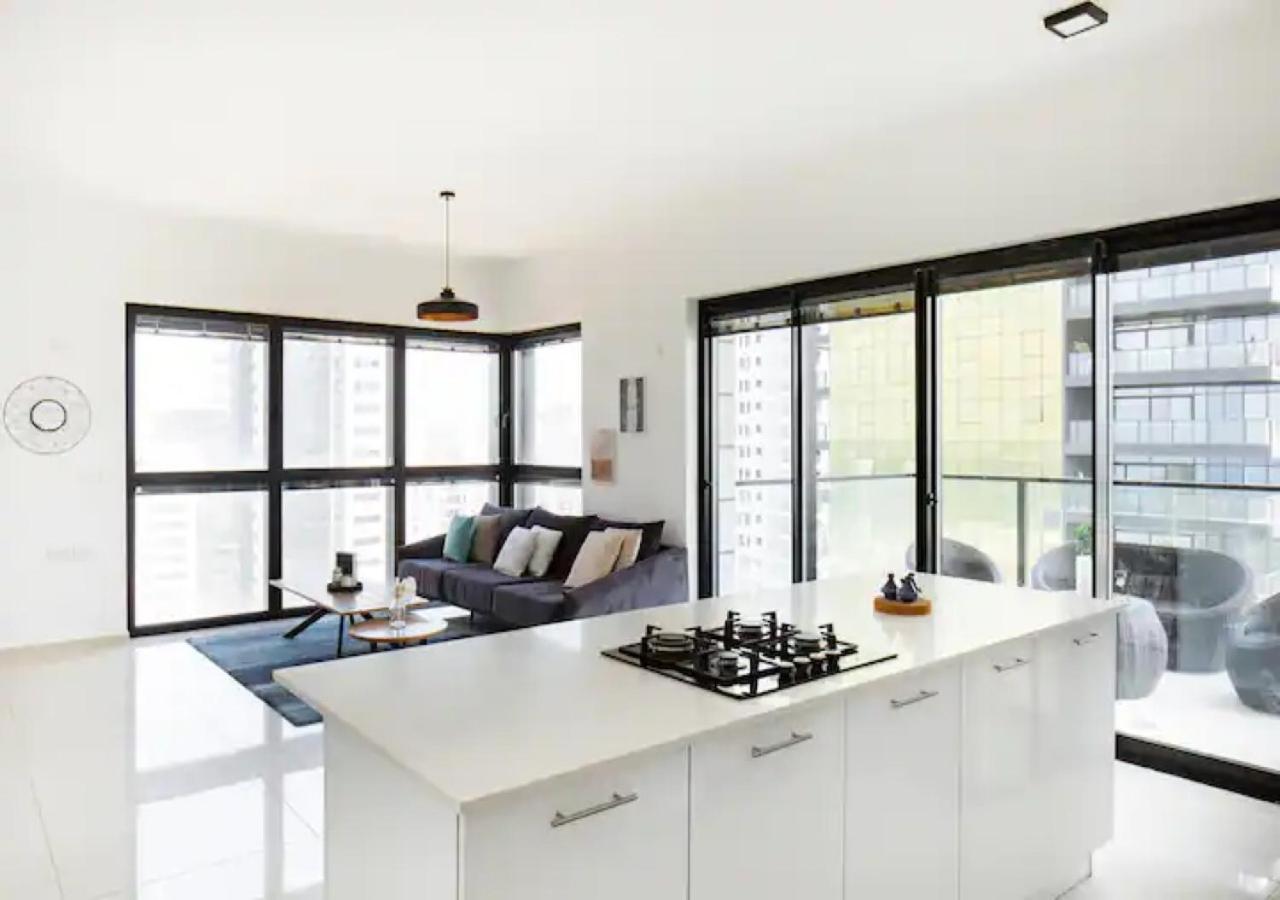 O&O Group- Special Apartment Sea View Luxury Tower Bat Yam Esterno foto