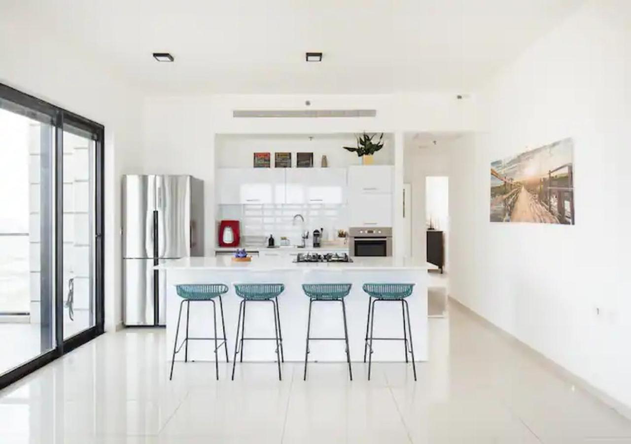 O&O Group- Special Apartment Sea View Luxury Tower Bat Yam Esterno foto