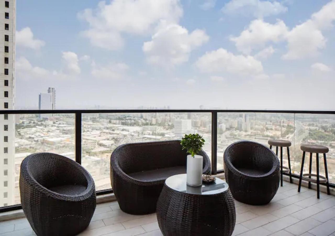O&O Group- Special Apartment Sea View Luxury Tower Bat Yam Esterno foto