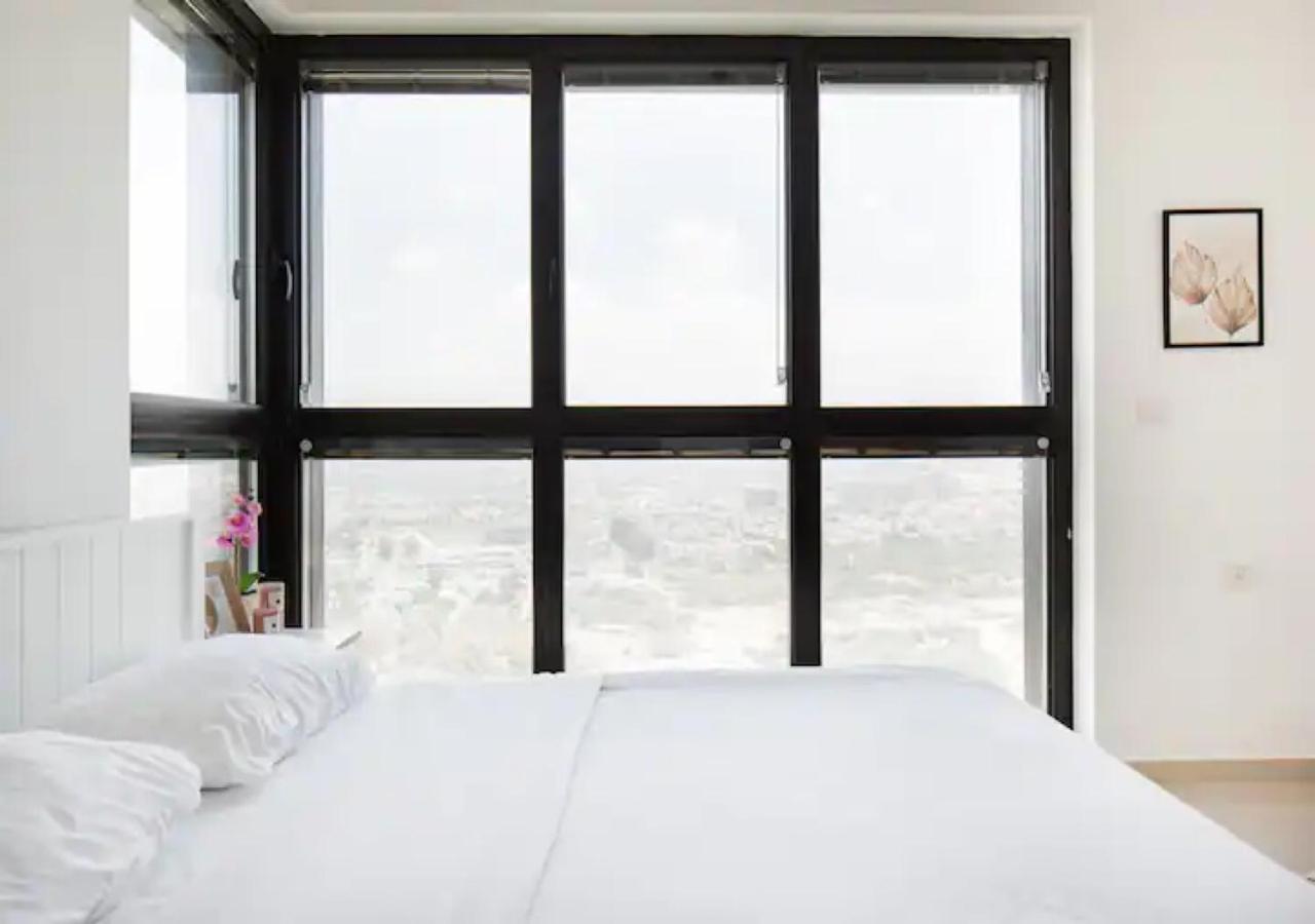 O&O Group- Special Apartment Sea View Luxury Tower Bat Yam Esterno foto