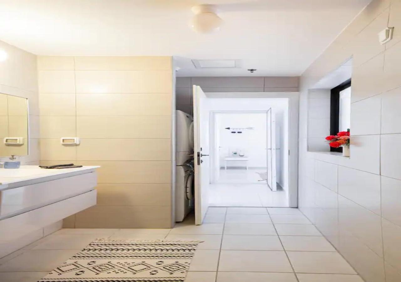 O&O Group- Special Apartment Sea View Luxury Tower Bat Yam Esterno foto