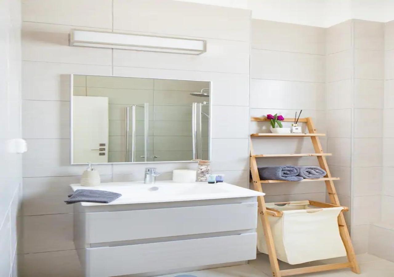 O&O Group- Special Apartment Sea View Luxury Tower Bat Yam Esterno foto